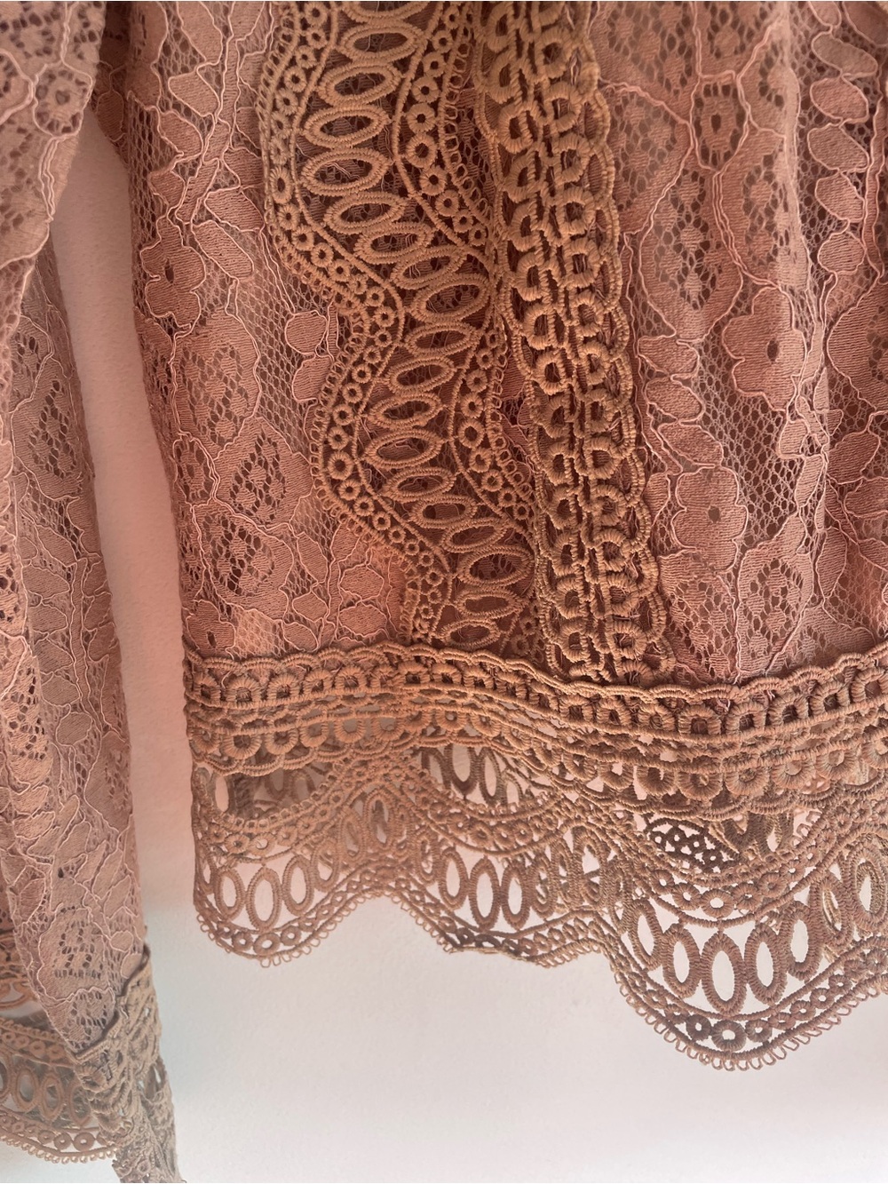 Lace Ruffle Blouse size L - Picture 5 of 11